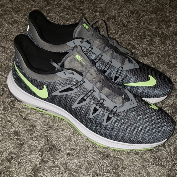 nike shoes with swoosh on toe